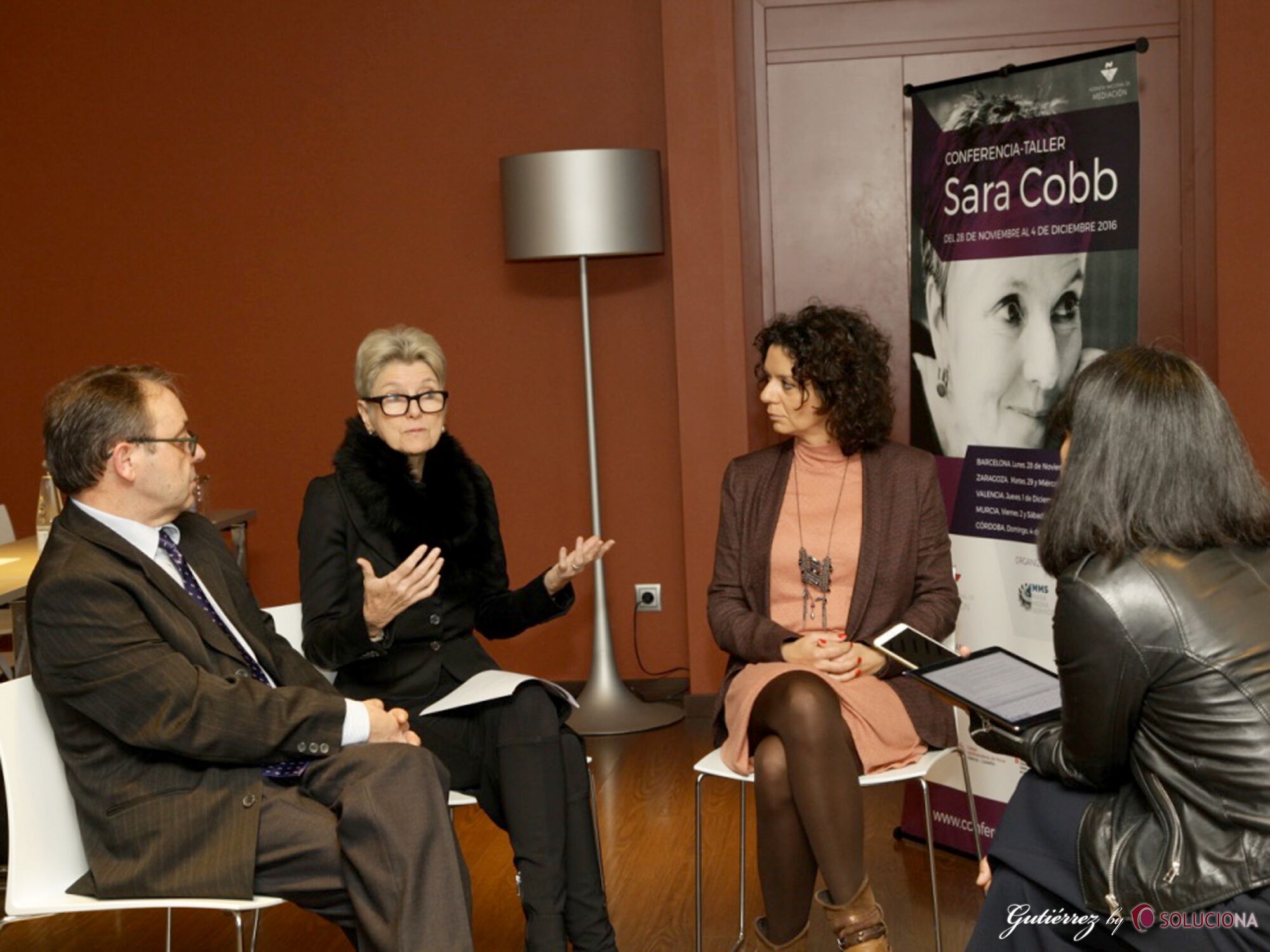 Sara Cobb y Carol Pinilla